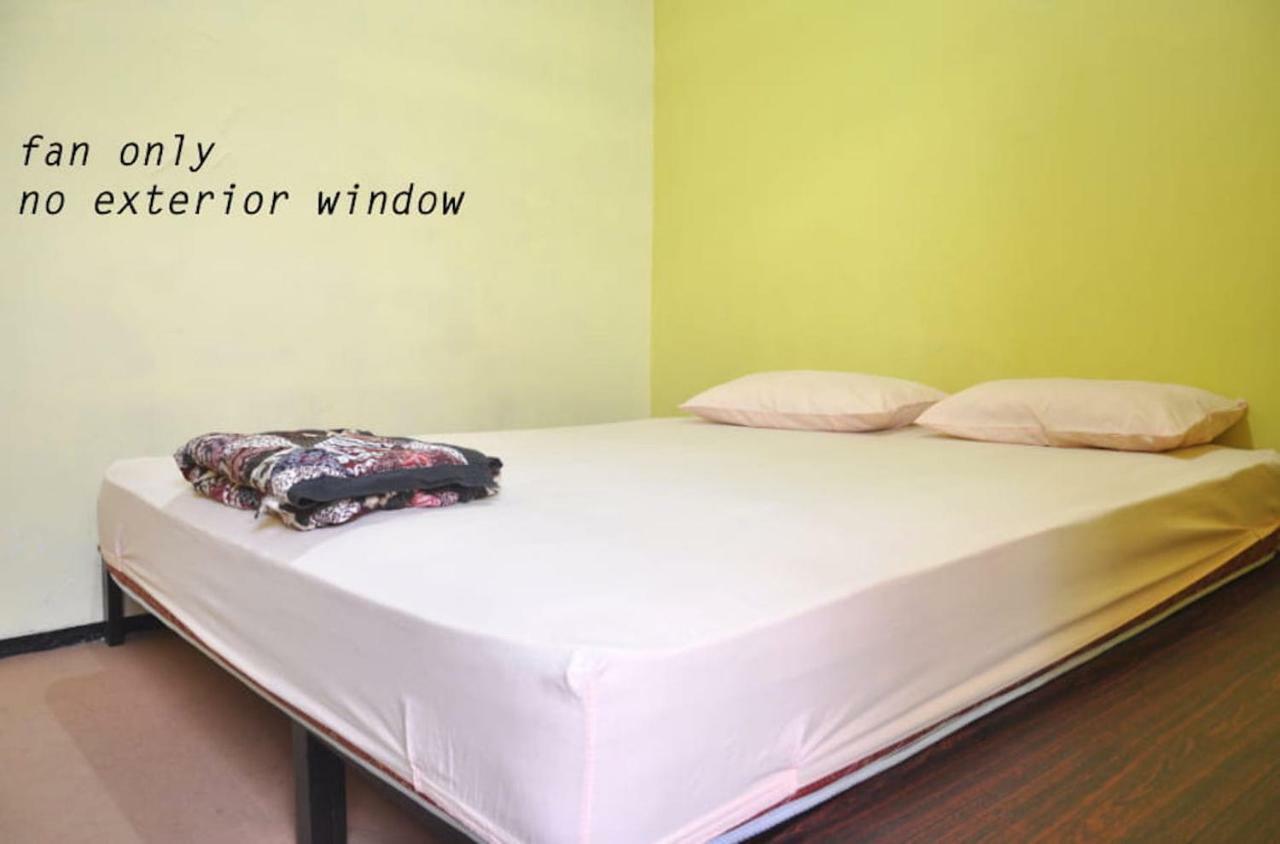 The Sleepingroom Hostel Yogyakarta Eksteriør bilde