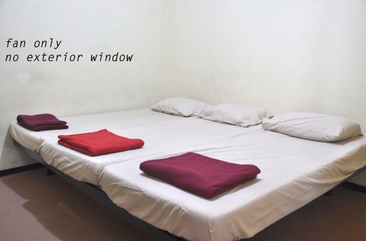 The Sleepingroom Hostel Yogyakarta Eksteriør bilde